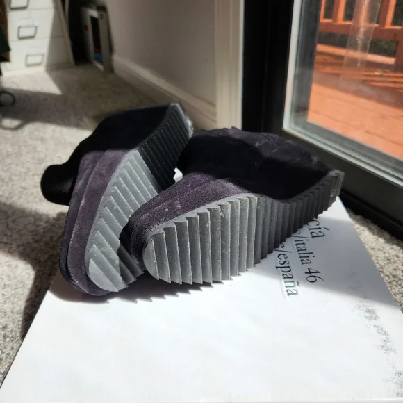 LNIB Pedro garcia Fawn wedge bootie - Picture 3 of 4